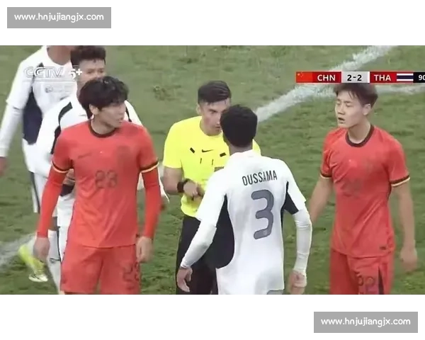 德甲赛场惊现红牌风波 球员冲突引发激烈争议
