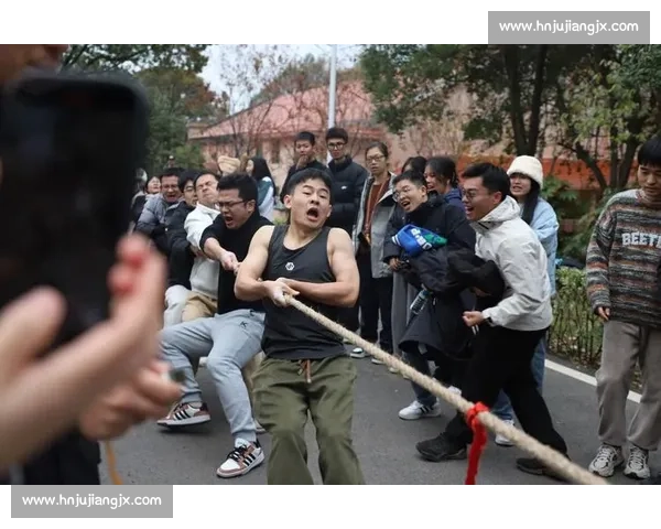 拔河比赛中的团队协作与坚持精神：成功背后的力量与策略启示